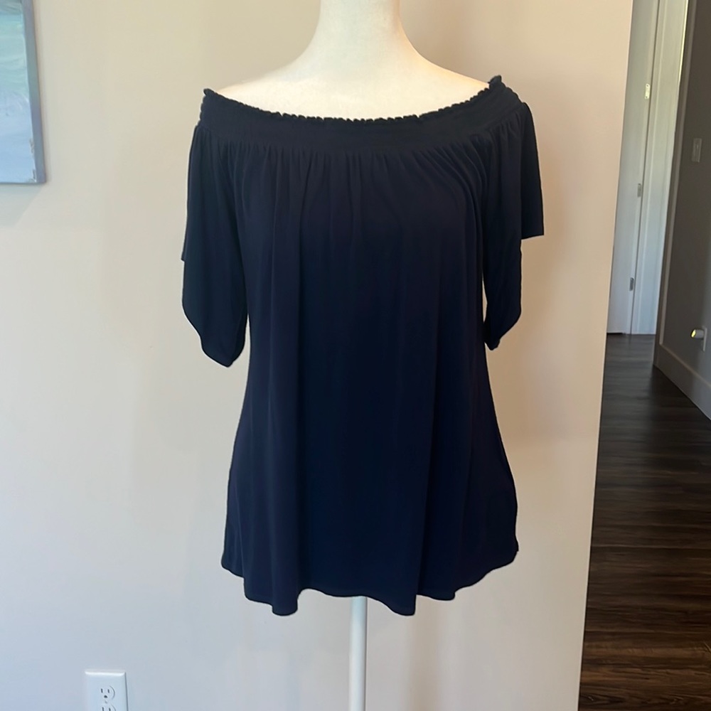 Lily Pulitzer médium off the shoulder navy top